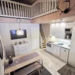 公寓 Center, Cozy And Convenient With Sauna